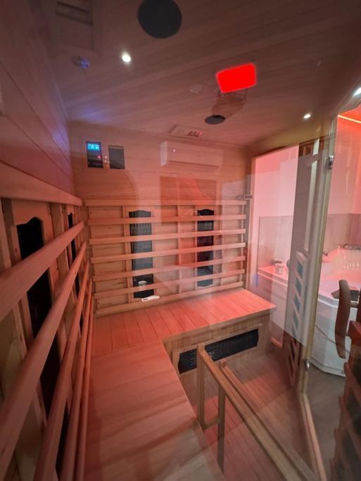 Nuit Defendue - Jacuzzi - Sauna - By Primo C0Nciergerie Tournus Extérieur photo