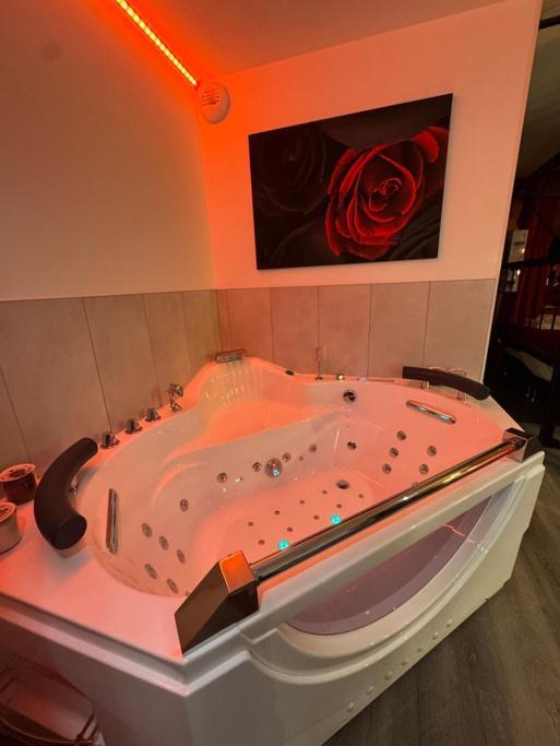 Nuit Defendue - Jacuzzi - Sauna - By Primo C0Nciergerie Tournus Extérieur photo